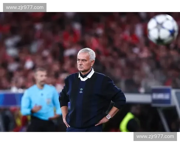 欧联杯激战连连多场精彩纷呈 球迷激情四溢赛场上演奇迹时刻 欧联杯激战连连多场精彩纷呈 球迷激情四溢赛场上演奇迹时刻