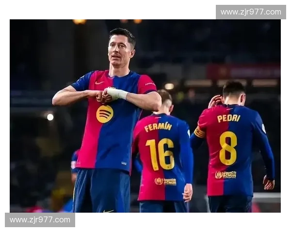 西甲赛季激战正酣 巴萨皇马争夺冠军之路紧张刺激